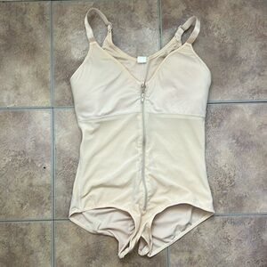 Women’s bodysuit shapewear never worn open crotch
